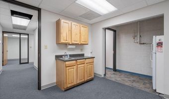 1013 E LINCOLNWAY, Cheyenne, WY 82001