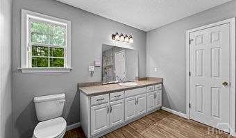 762 Old McLeod Bridge Rd, Adrian, GA 31002