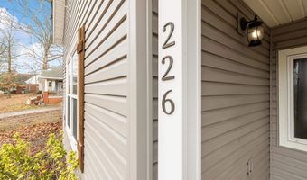 226 S First St, Benton, AR 72015