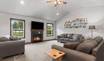 4410 W CAPITOL Dr, Appleton, WI 54913