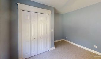 134 Pine Ledge Rd, Bangor, ME 04401