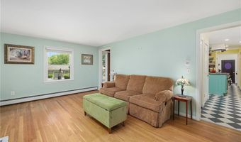 34 Terrace Dr, East Greenwich, RI 02818