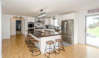4580 Lakeshore Dr, Bean Station, TN 37708