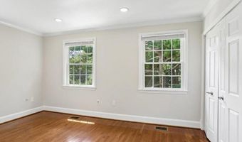 3217 SUTTON Pl NW A, Washington, DC 20016