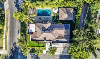4060 Harclare Ln, Encino, CA 91436
