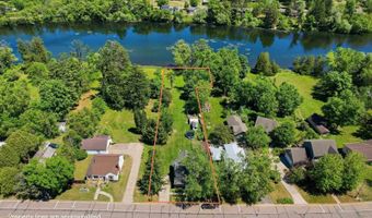 338 N Main St, Amherst, WI 54406