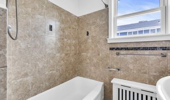 304 Deal Lake Dr 34, Asbury Park, NJ 07712