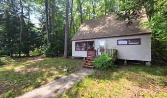 10 Crescent Dr, Barnstead, NH 03225