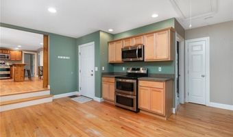 219 Fenner Hill Rd, Hopkinton, RI 02832