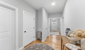 46 Somerset Cir, North Kingstown, RI 02852