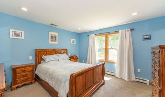 10 W Shore Dr, Alloway, NJ 07462