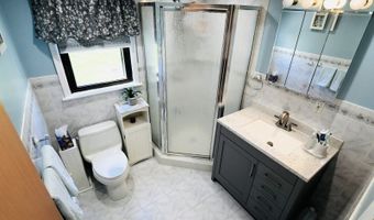 58 William St, Andover, NJ 07801
