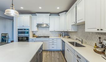 3075 N Spurway Dr, Ann Arbor, MI 48105