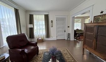 51 Broadway St, Baileyville, ME 04694