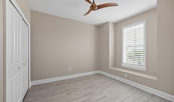 50 BEACH COTTAGE Ln, Atlantic Beach, FL 32233