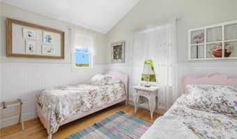 439 Wandsworth St, Narragansett, RI 02882