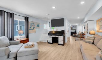 375 E Barnegat Ave, Bayville, NJ 08721