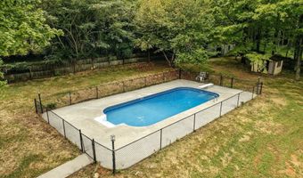 1113 Springfield Dr, Athens, TN 37303