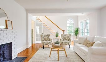 21 Townsend St, Barrington, RI 02806