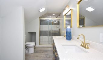 1706 SIMPSON St, Alexander City, AL 35010