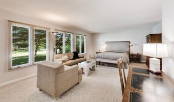 611 W Whiting Ln, Arlington Heights, IL 60004