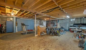 22 Fairway Dr, Ashland, NH 03217