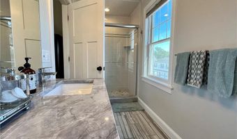 24 Stockholm St, Newport, RI 02840