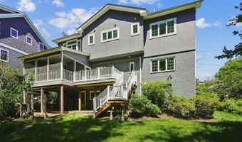 3536 N DICKERSON St, Arlington, VA 22207