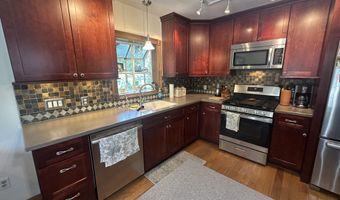 10 Greenbrier Dr, Alderson, WV 24910