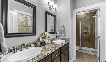 969 Camelot Dr, Ashland, OR 97520