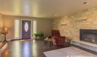 30 N Division St, Cowley, WY 82420