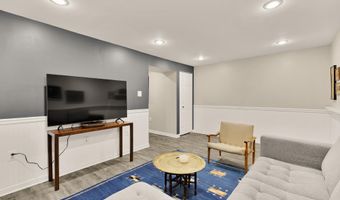 2546 S WALTER REED Dr B, Arlington, VA 22206