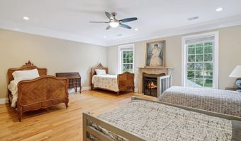 10813 LOCKLAND Rd, Potomac, MD 20854