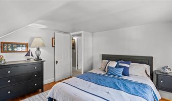 50 Charles St, Bristol, RI 02809