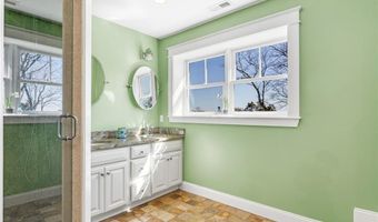 7 Clarkes Village Rd, Jamestown, RI 02835