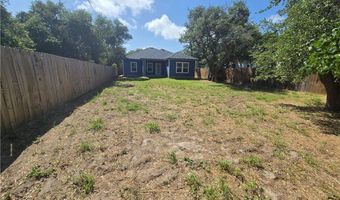 329 N 10th St, Aransas Pass, TX 78336