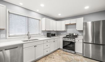 27 W347 Washington Ave, Winfield, IL 60190