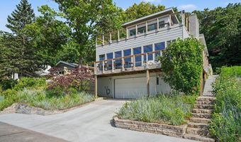 419 E Lake Front Dr, Beverly Shores, IN 46301