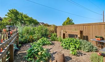 903 SW Edinburgh Ave, Bentonville, AR 72713
