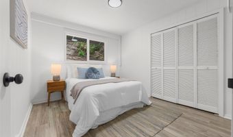 4819 Likini St, Honolulu, HI 96818
