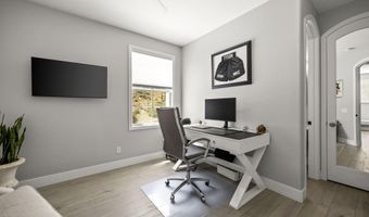 1915 Hazel Nut Ct, Agoura Hills, CA 91301