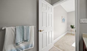 2086 Autumn Hill Dr, Ann Arbor, MI 48103