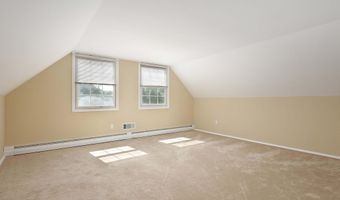 30 Oxford Ln, Aberdeen, NJ 07747