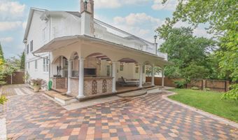 9715 SINGLETON Dr, Bethesda, MD 20817