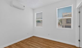 322 Princeton Dr SE, Albuquerque, NM 87106