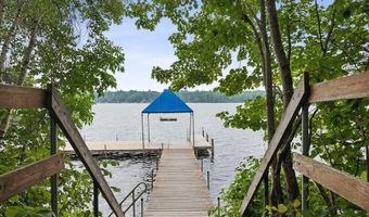 43 Lakeside Dr, Falmouth, ME 04105