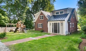 418 Mystic St, Arlington, MA 02474