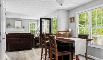 84 Country Hill Ln, North Kingstown, RI 02852