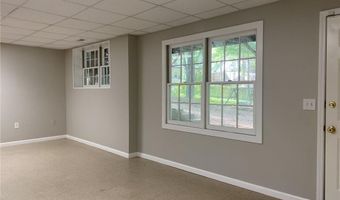 612 Braidwood Dr NW, Acworth, GA 30101