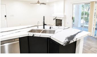 7900 Foxwood Pl 102, Las Vegas, NV 89145